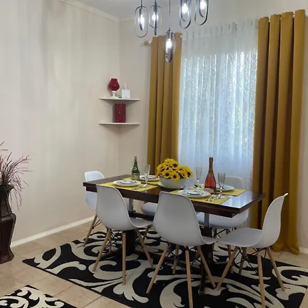 Oni Βίλα Τίρανα